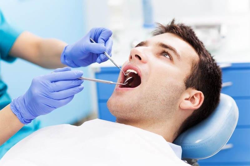  Dentiştii, tot mai puţini de la an la an, la Iaşi. Date oficiale: Au rămas mai puţin de jumătate