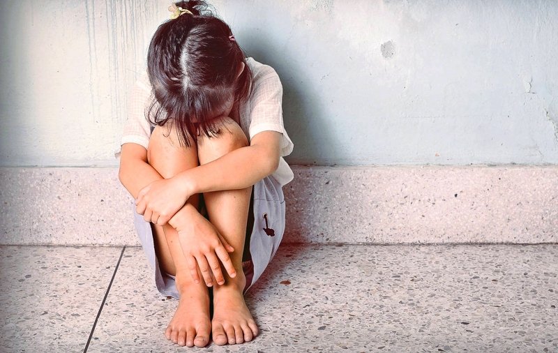  Adolescentul de 16 ani care a violat o fetiţă de opt ani a fost arestat preventiv