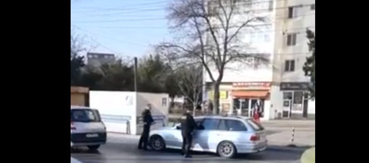  VIDEO: Conflictul dintre polițistul local și șoferul de BMW, filmat în trafic