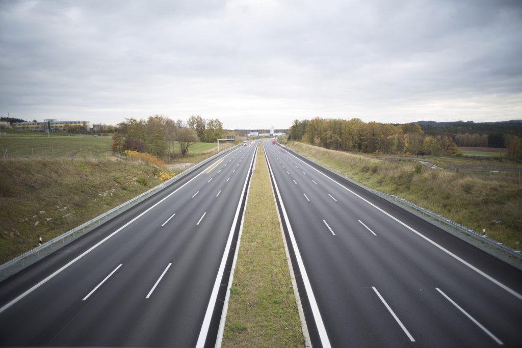  2 miliarde de euro, în loc de 1,2 miliarde pentru 68 km de autostradă din judeţul Iaşi