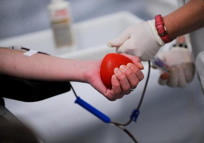  Campanie de donare de sânge organizată de studenţii medicinişti