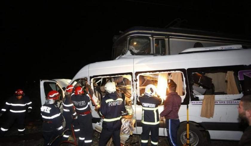  Şoferul microbuzului lovit de tren fusese prins, în februarie, băut la volan