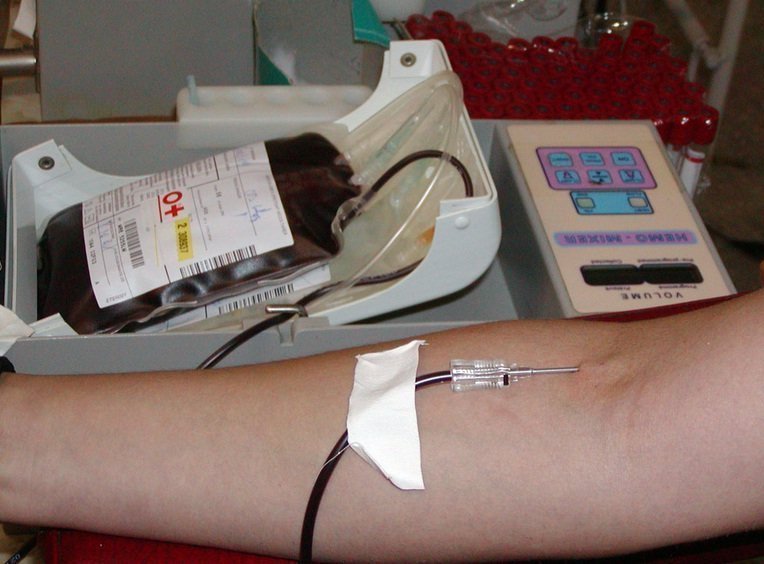  Stocuri de sânge la nivelul minimului necesar, în urma unei campanii a studenţilor medicinişti