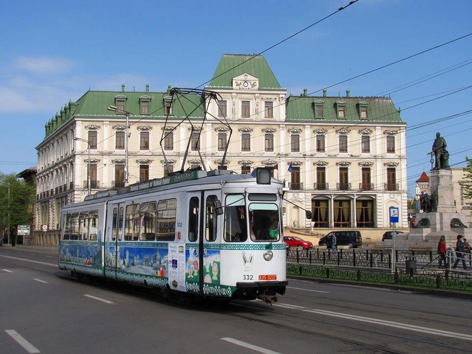  Iepurilă sosește la Iași cu tramvaiul sâmbăta aceasta. Aduce daruri