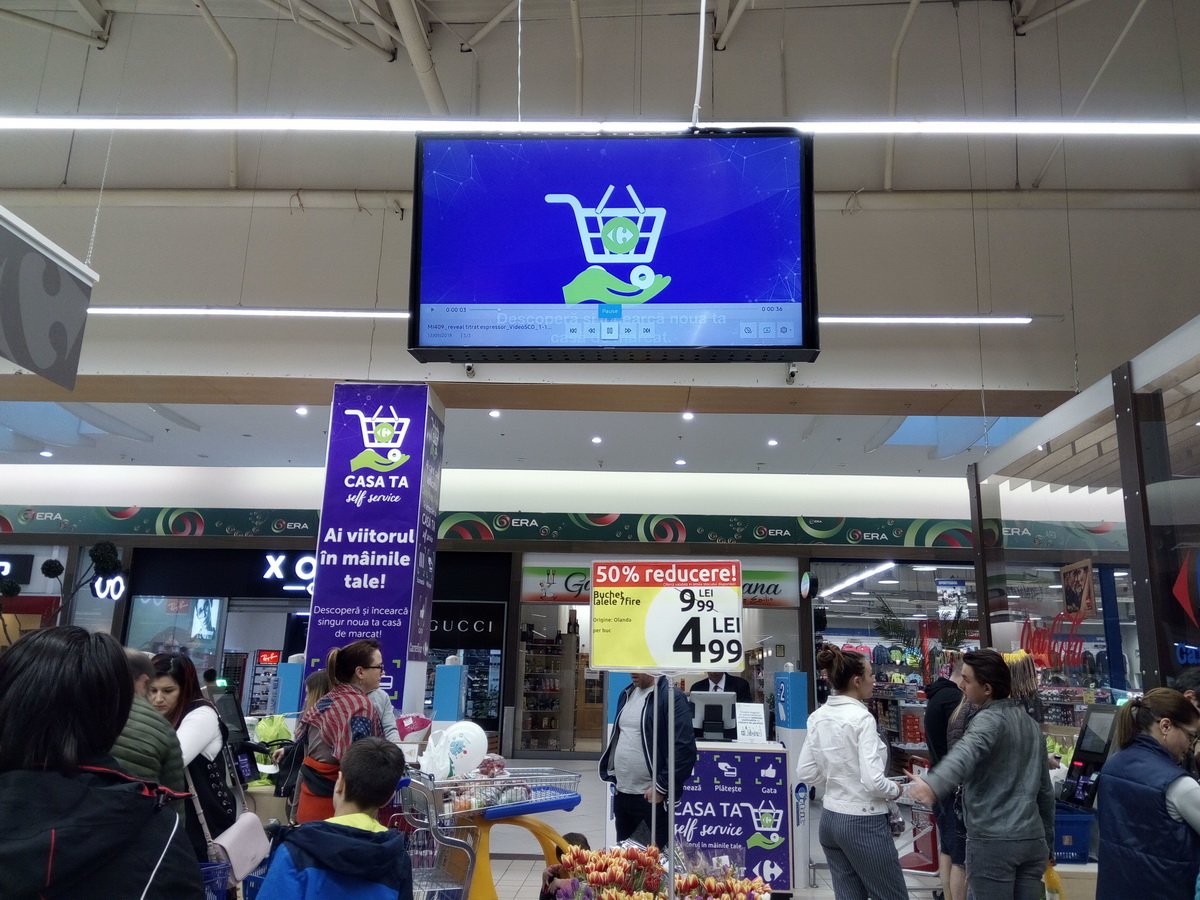  VIDEO: Ieșenii au evitat cozile folosind sistemul Self Service la supermarket