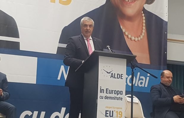  Tăriceanu le porunceşte simpatizanţilor ALDE să nu voteze la referendum
