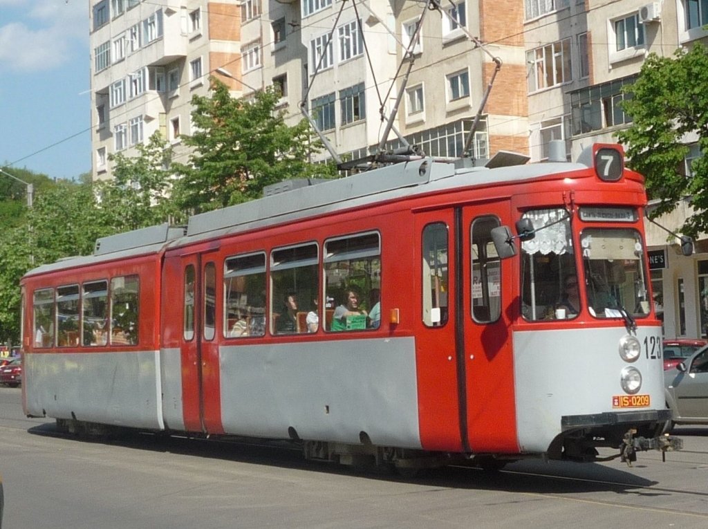  Tramvaiele şi microbuzele RATP din Iaşi, asigurate de Astra