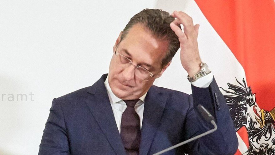 Cum negocia șpaga vicecancelarul austriac. Contracte contra susținere politică!