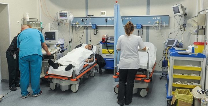 În stare gravă la spital după ce au căzut din cărunţă