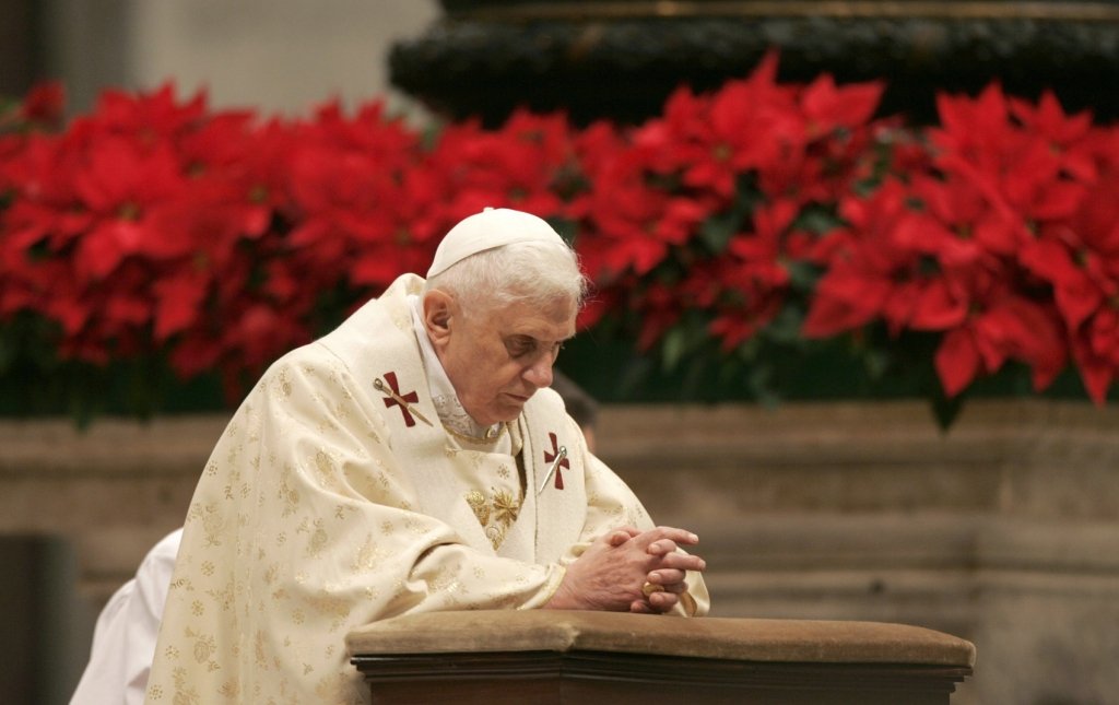  Benedict al XVI-lea spune că demisia sa i-a fost inspirată de Dumnezeu