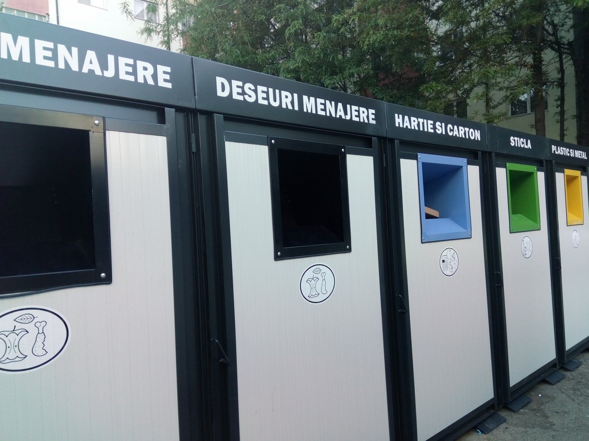  FOTO: Eurocontainere aduse în mai multe zone din Iași pentru colectarea deșeurilor