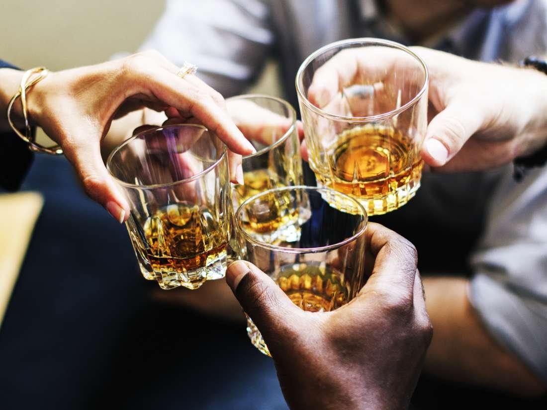  Teste gratuite! Vreți să știți cât alcool puteți bea fără riscuri?