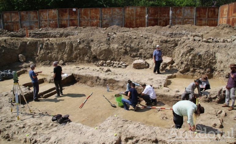  O descoperire arheologică unică la nord de Dunăre a devenit focar de infecţie