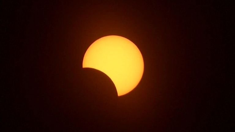  VIDEO: Cum s-a văzut eclipsa totală de Soare din regiunea Pacificului, Argentina şi Chile