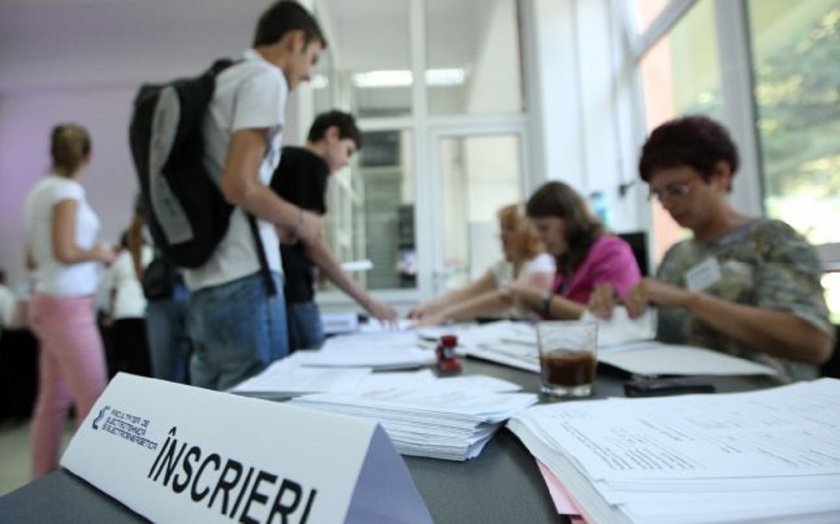  Prima zi de admitere. Peste 2.000 de dosare au fost depuse la universităţile din Iași