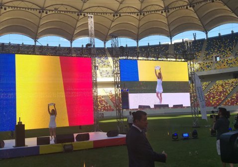  Simona Halep, ovaţionată de mii de spectatori pe Arena Naţională