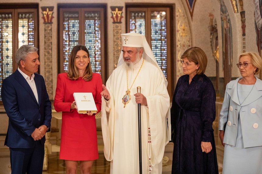  Simona Halep, în fustiţă scurtă la întâlnirea cu Patriarhul Daniel