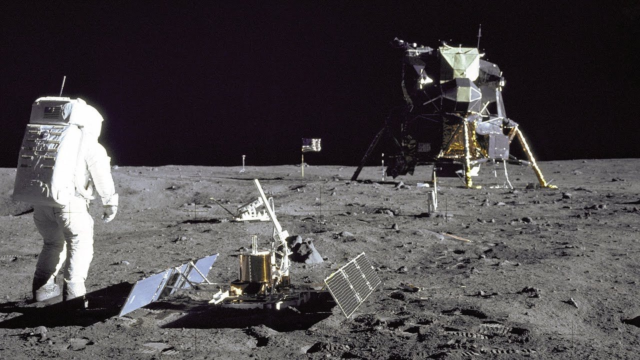  Un fost expert al NASA caută un fragment din Lună dispărut în România
