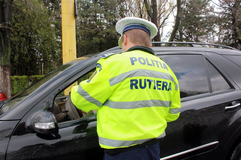  Bărbat, prins la volan cu un permis emis de Republica Socialistă România