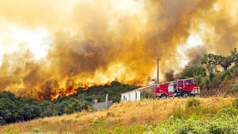  Numeroase case şi ferme au ars au ars în Portugalia. Focul ar fi fost pus intenționat