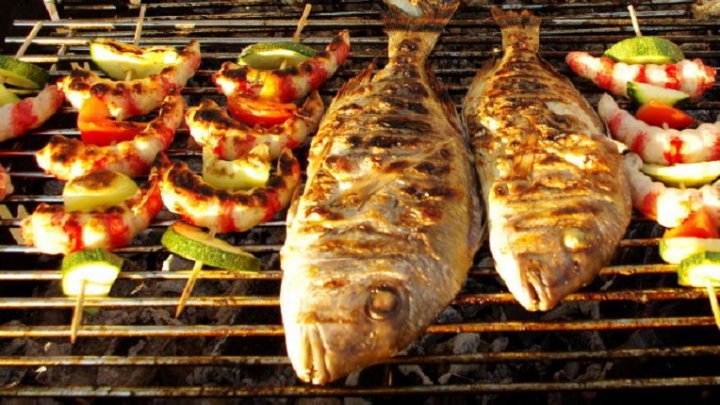  Studiu: Consumul a trei porţii de peşte pe săptămână reduce riscul de cancer colorectal