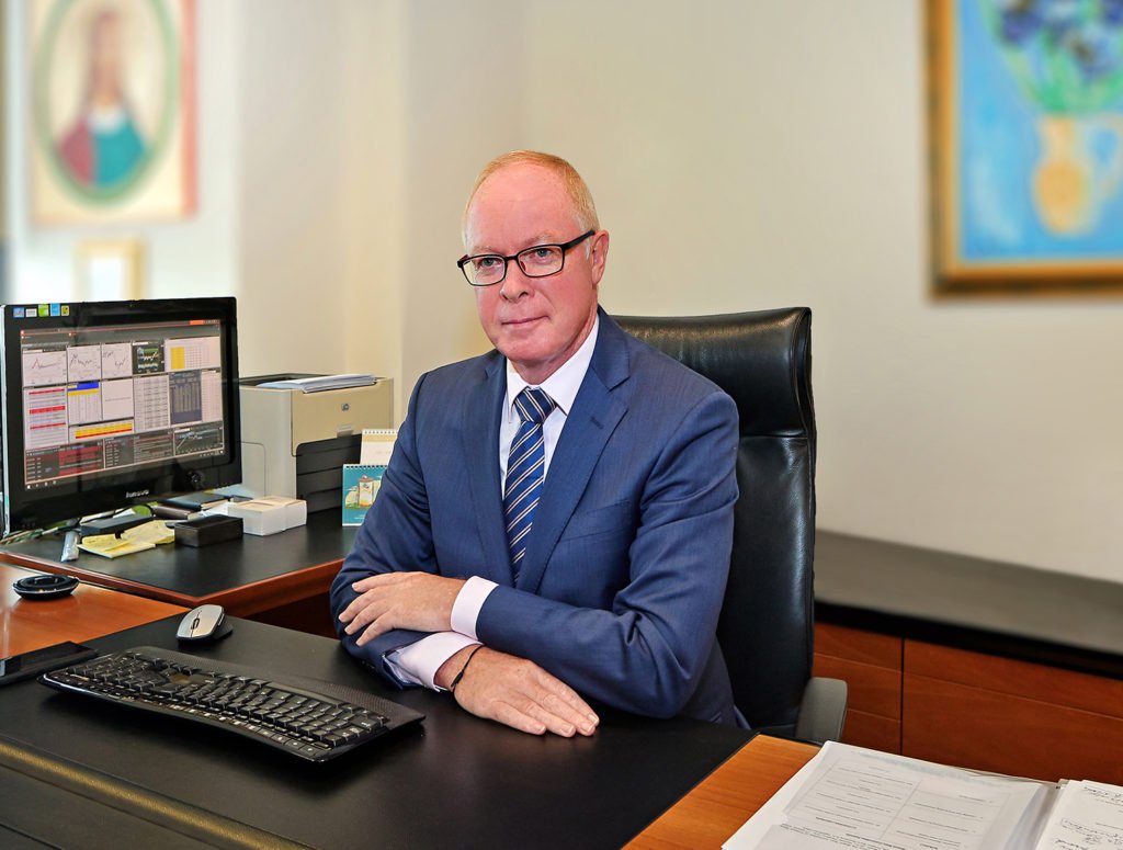  Mişcare surpriză: Dominic Bruynseels părăseşte funcţia de director executiv al First Bank