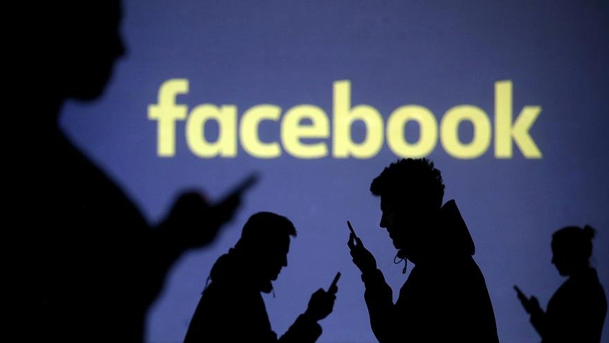  Co-fondatorul Facebook, Chris Hughes, pune umărul alături de guvernul SUA la dezmembrarea reţelei sociale