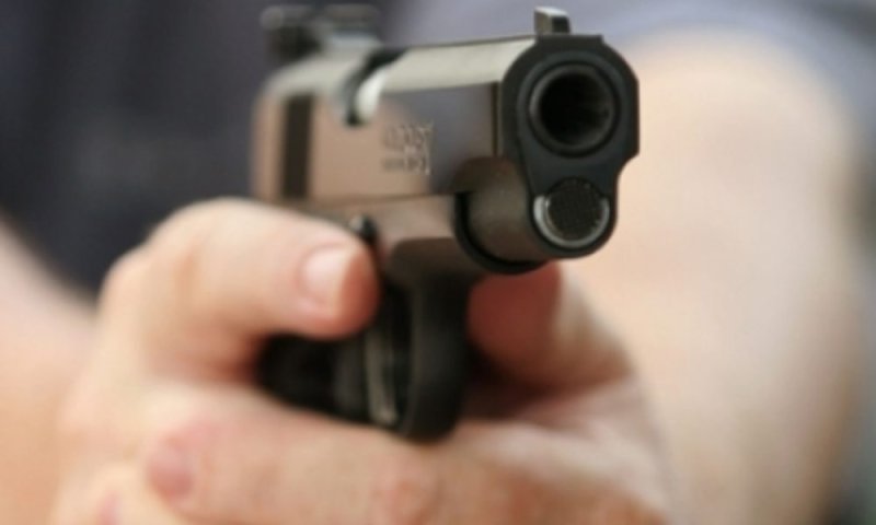  Un băiețel de 3 ani s-a împușcat în cap cu arma tatălui său