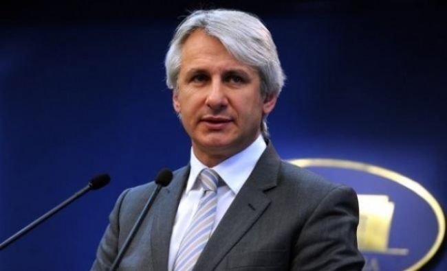  Teodorovici crede că Vosganian vrea să ia PSD drept ostatic. „Nu accept predarea”