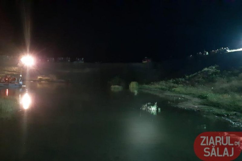  Băiat de 16 ani înecat într-o fostă balastieră. A fost găsit de scafandri