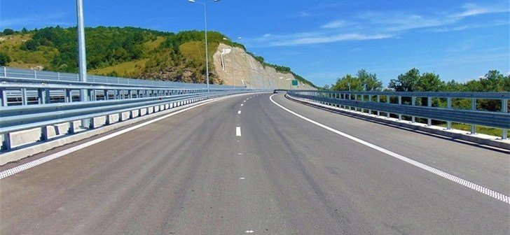  Asociaţiile civice care promovează construirea Autostrăzii A8 cer o întrevedere oficială cu premierul