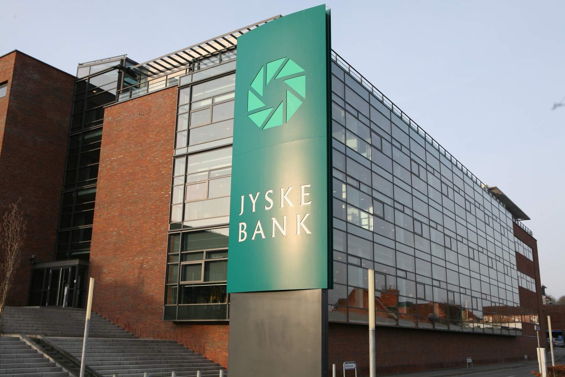  O bancă daneză îşi plăteşte clienţii care se împrumută pentru achiziţia de case
