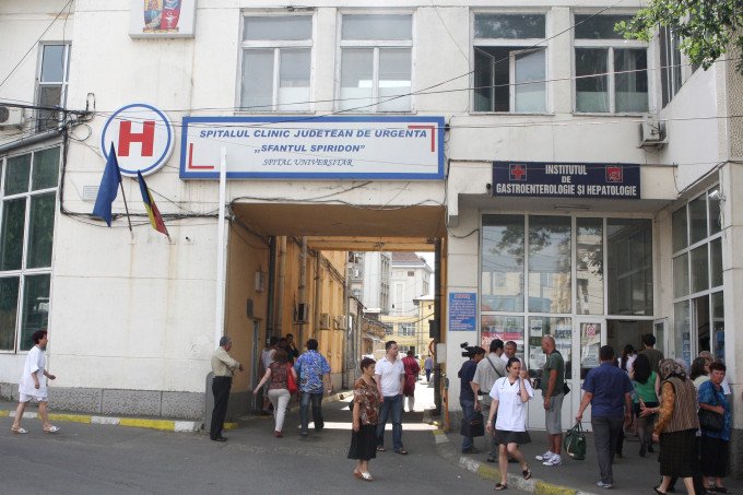  Cel mai mare spital din Iași organizează concurs pentru a atrage un preot. Alte posturi vacante