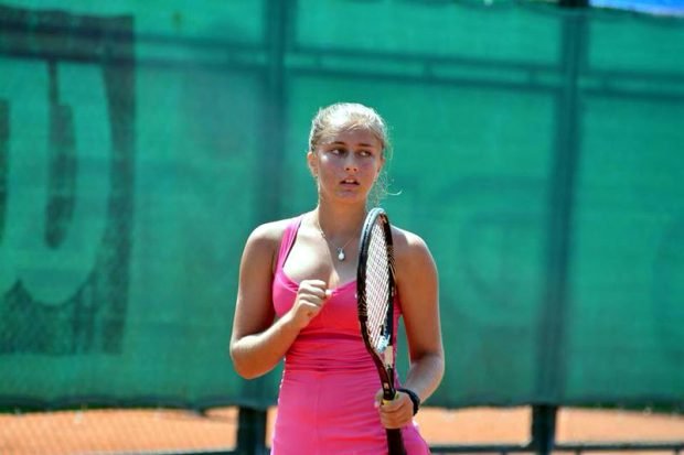  Andreea Prisăcariu, fiica unei procuroare din Iaşi, s-a calificat în semifinalele turneului ITF din Tunisia