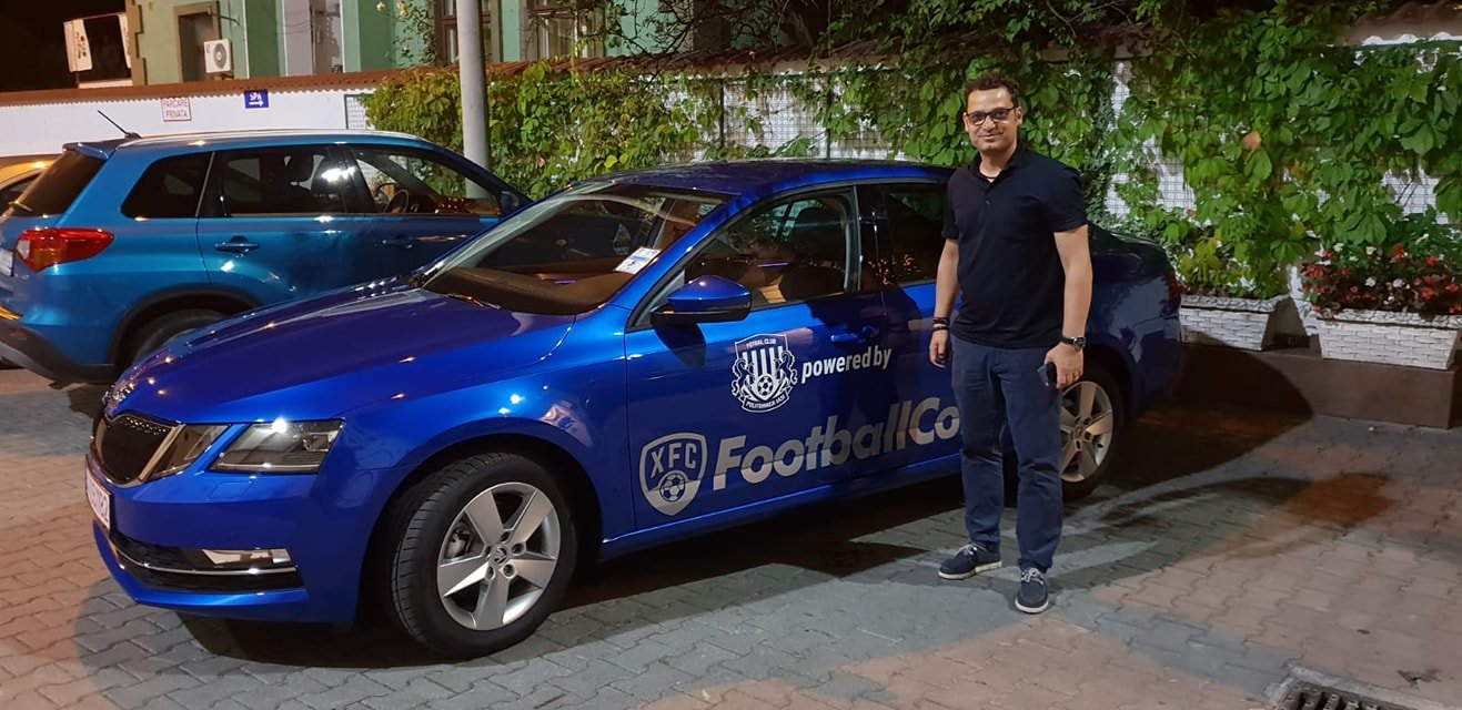  FOTO: Antrenorul Mihai Teja a primit o mașină în culorile clubului Poli Iași