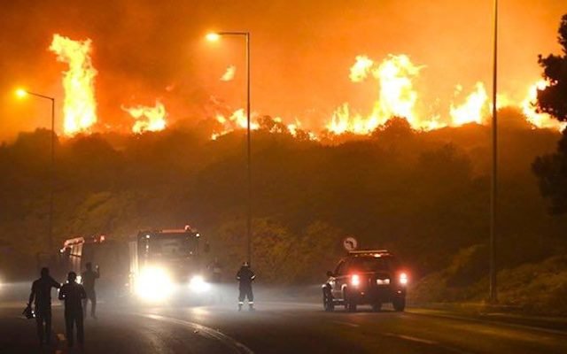  Riscul incendiilor de vegetaţie se menţine ridicat în Grecia