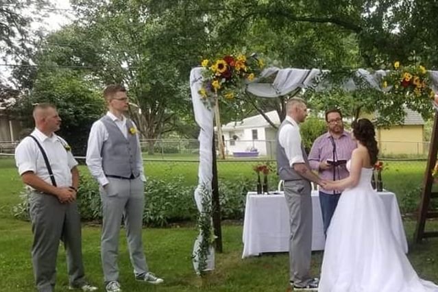  FOTO O domnișoară de onoare a transformat nunta într-o glumă. Cum a venit îmbrăcată