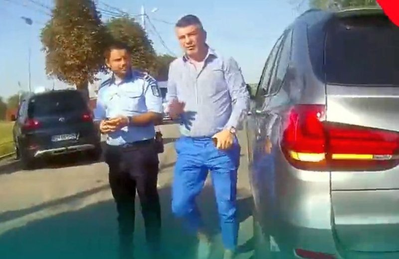  Godină, după ce Lucian Rădulescu a fost filmat înjurând un polițist: Șefii IPJ Prahova îi intimidează pe poliţişti