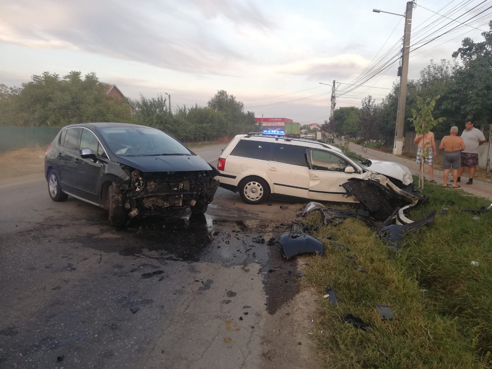  Trei maşini au fost făcute praf din cauza unui şofer căruia i s-a făcut rău