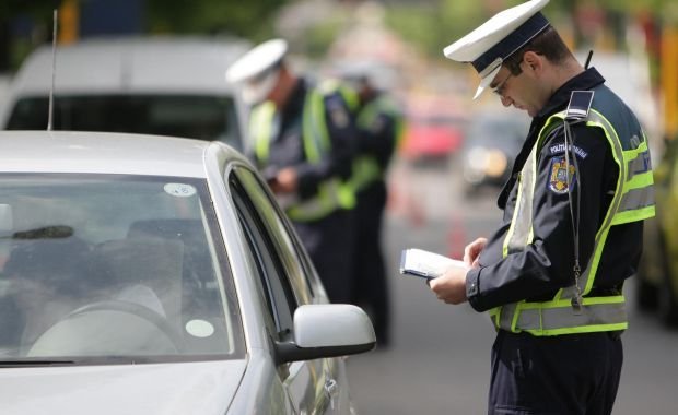  Permise anulate: şoferi beţi depistaţi după sesizările celorlalţi şoferi aflaţi în trafic
