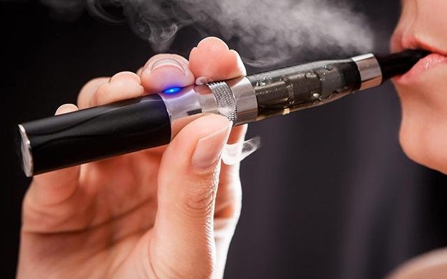  Descoperirea care ar putea explica boala misterioasă cauzată de țigări electronice