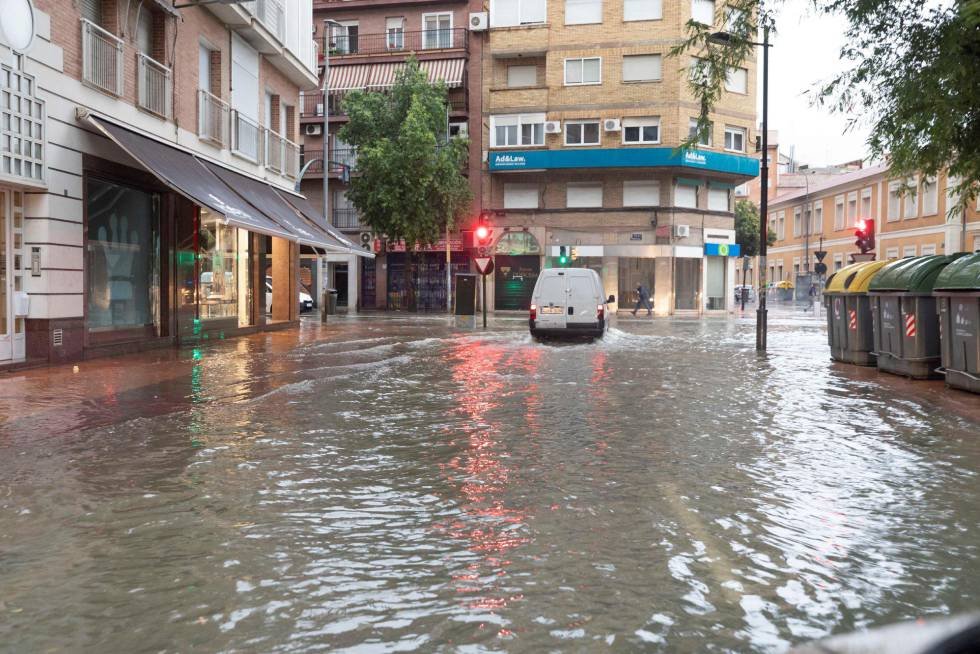  Inundații în Spania. Trei persoane au murit, două aeroporturi au fost închise