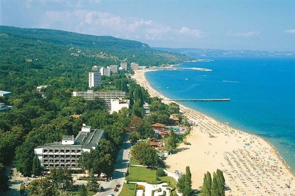  Hotelier Nisipurile de Aur: 50% din turiştii noştri sunt români, aici se vorbeşte limba română