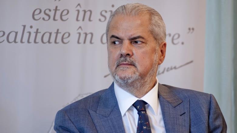  Condamnat pentru corupţie, Adrian Năstase vorbeşte la Iaşi despre elite