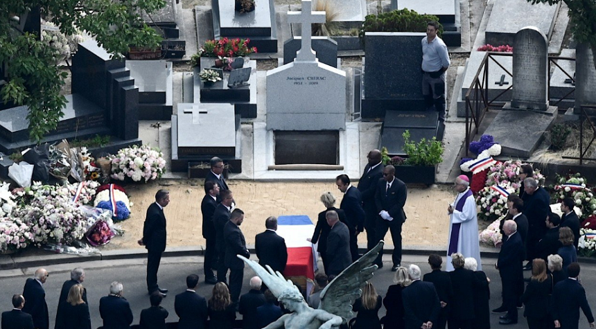  Jacques Chirac, înhumat într-un cadru privat la Montparnasse după o serie de omagii