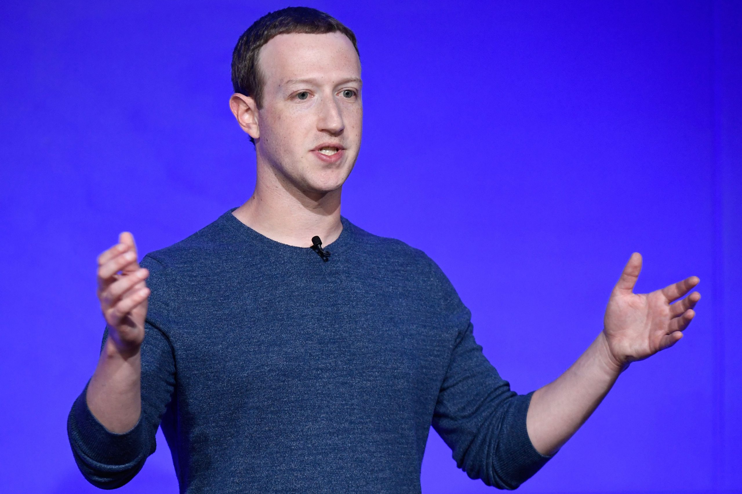  Şeful Facebook vrea să facă jocurile în campania electorală din SUA. El nu o vrea pe  Elizabeth Warren