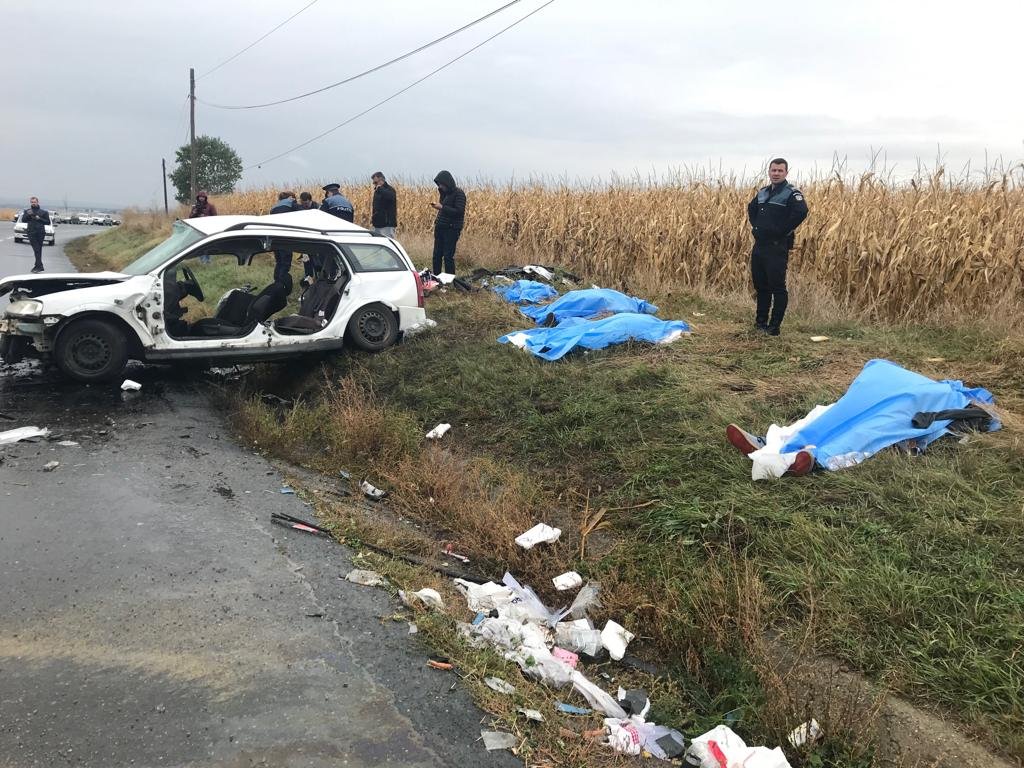  Cele patru persoane care au murit în accidentul de la Bălțați erau din Vaslui. Celălalt șofer, din Neamț