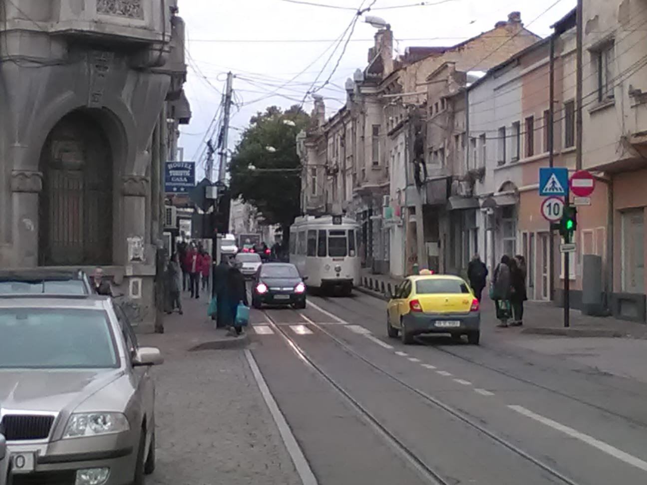 Trafic aglomerat pe alte străzi după închiderea bulevardului Ștefan cel Mare