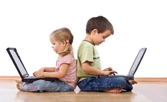  Studiu: Jumătate dintre părinţi verifică sistemele folosite de copii pentru a naviga pe Internet