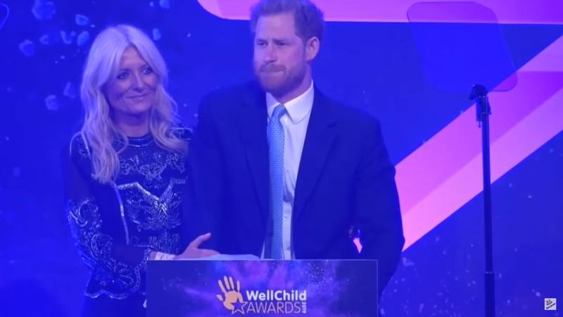  VIDEO: Prințul Harry, în lacrimi. „Îmi amintesc că îi strângeam mâinile lui Meghan”
